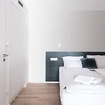 Oliver Lux 4* 蒂豪尼