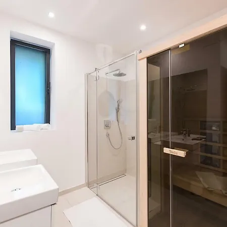 Aparthotel Oliver Lux 4*