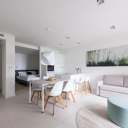Oliver Lux Aparthotel 4*
