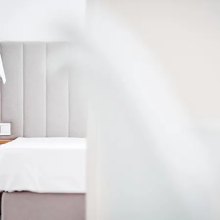 Oliver Lux Aparthotel 4*